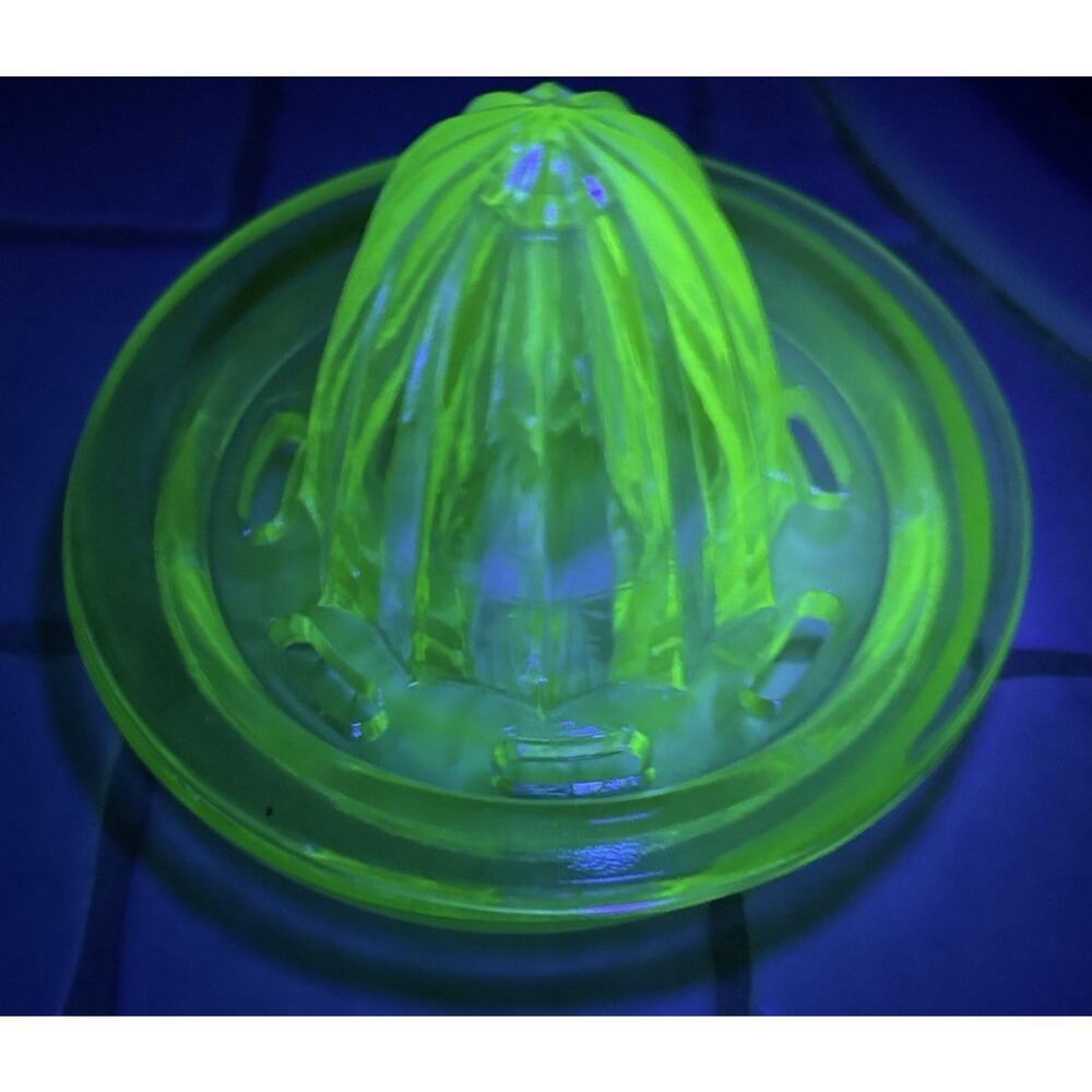 Uranium Glass Depression Glass Juicer Reamer Vintage 2 Piece Great Glow! - Picture 9 of 9